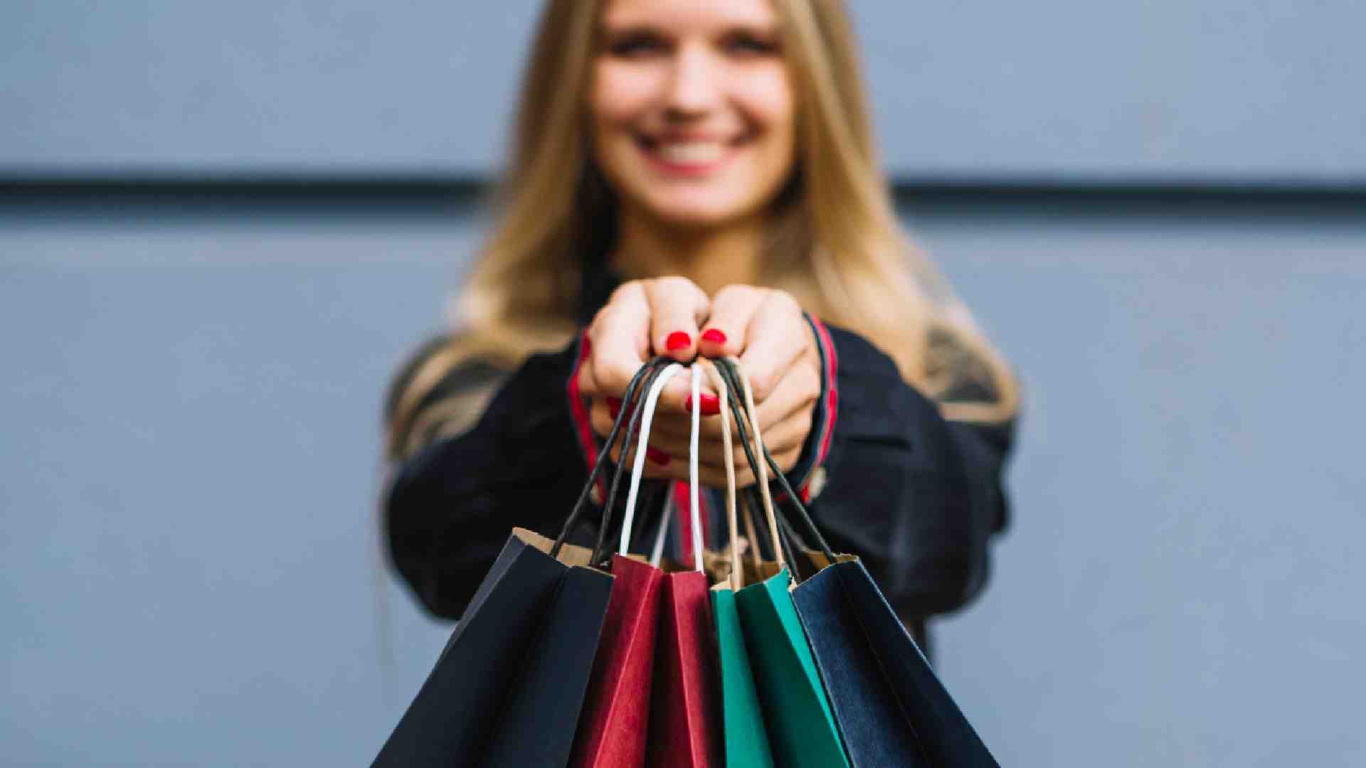 رفتار مشتری که از خریدش خوشحال است