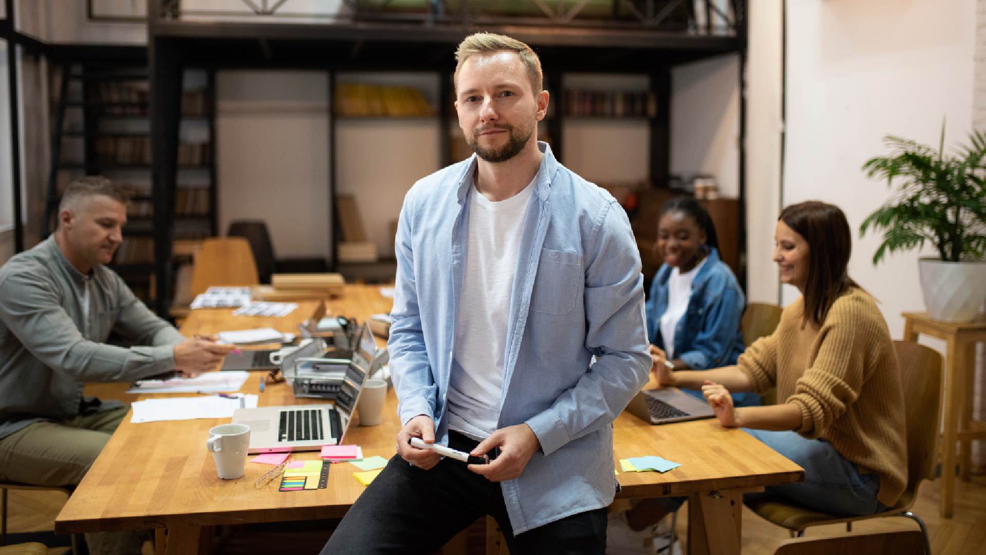 مدیرت بازاریابی و کسب و کار رکن موفقیت بیزینس است